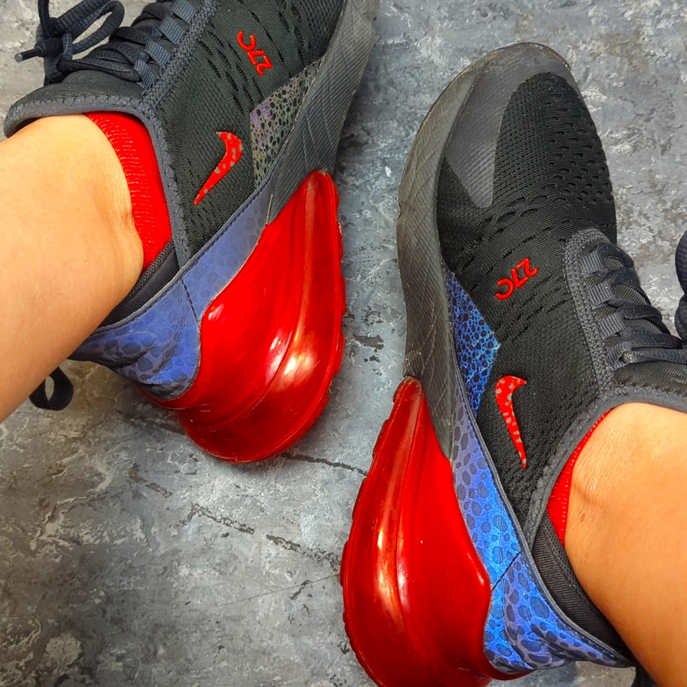 Nike 270 air max size 7y